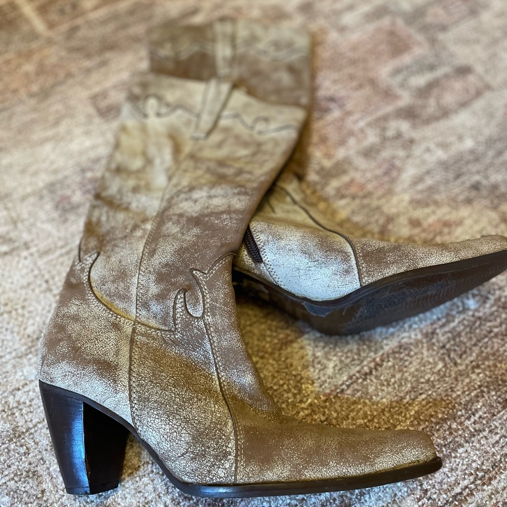 Stylish Tan Leather Women's Boots